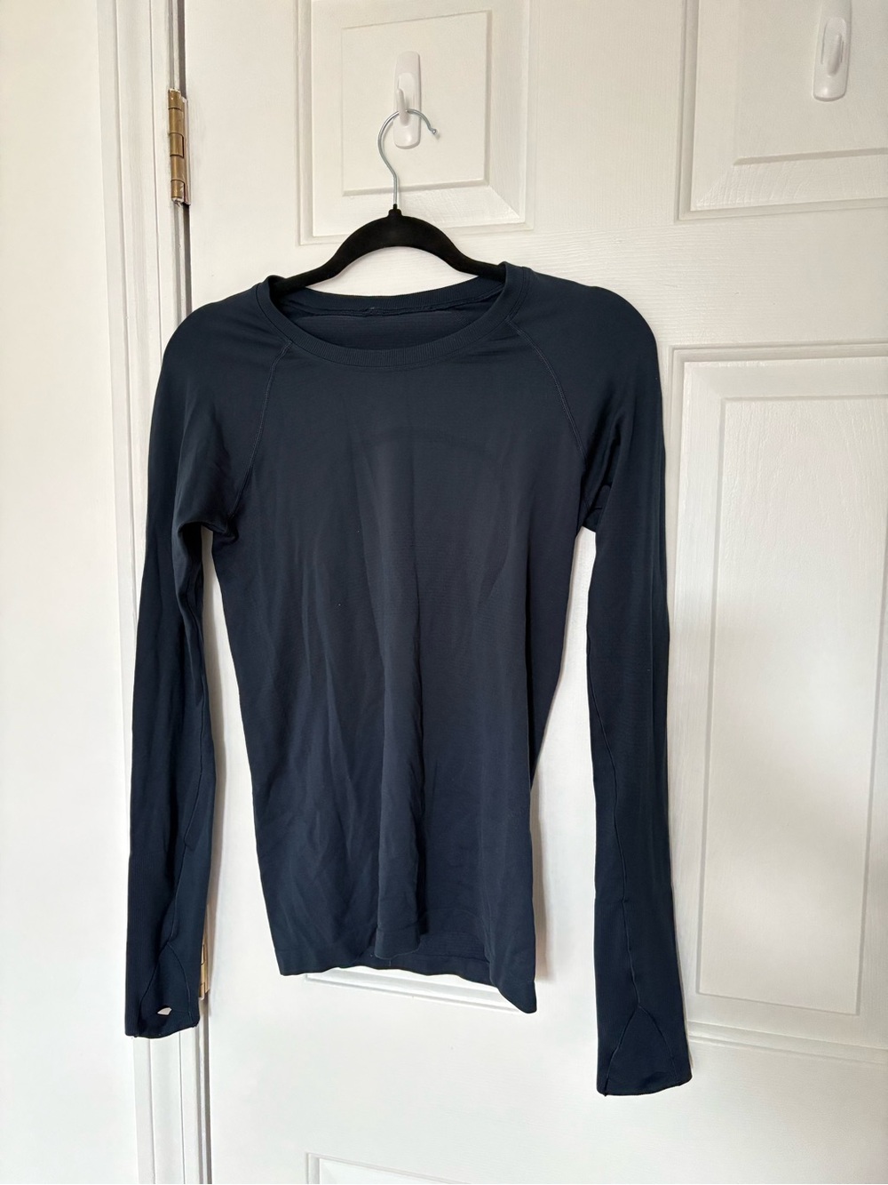 Lululemon Navy Swiftly Tech long sleeve